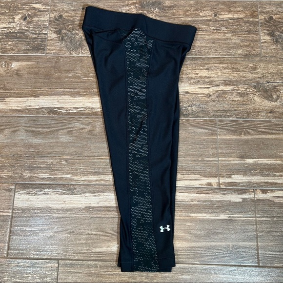 Under Armour Capri's - Medium - Picture 4 of 9